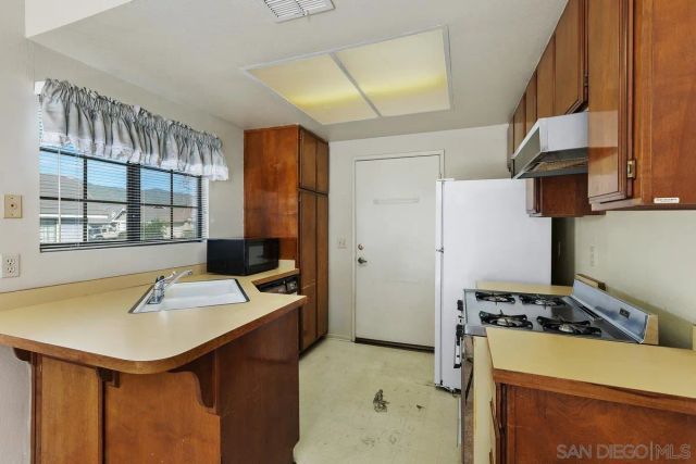 1402 Hancock, San Jacinto, CA 92583