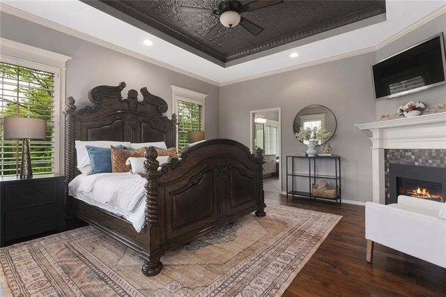 8611 S Stillhouse Road, Oak Grove, MO 64075