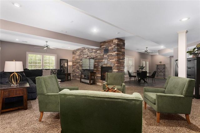 8611 S Stillhouse Road, Oak Grove, MO 64075