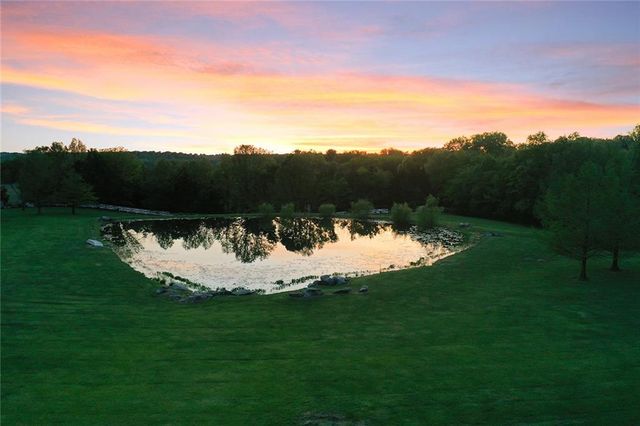 8611 S Stillhouse Road, Oak Grove, MO 64075