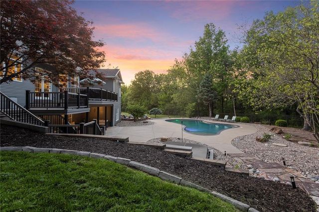 8611 S Stillhouse Road, Oak Grove, MO 64075