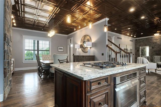 8611 S Stillhouse Road, Oak Grove, MO 64075
