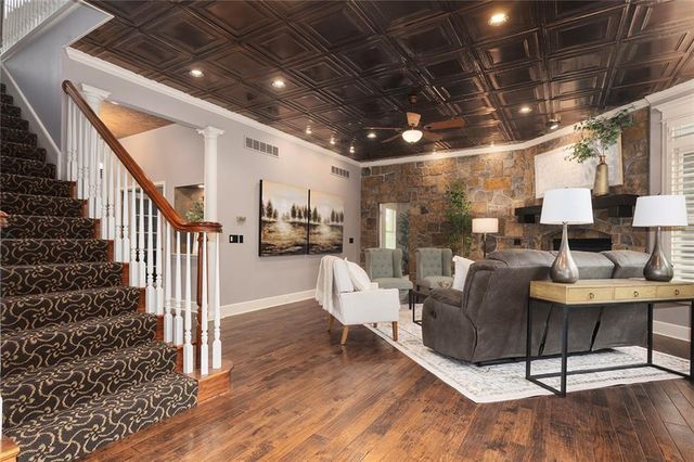 8611 S Stillhouse Road, Oak Grove, MO 64075