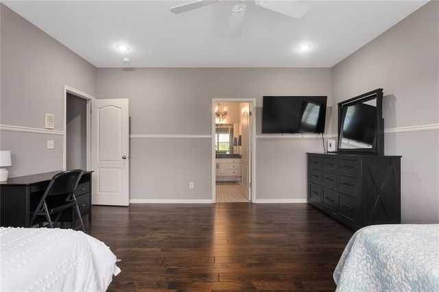 8611 S Stillhouse Road, Oak Grove, MO 64075