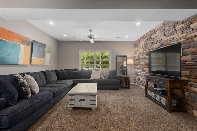 8611 S Stillhouse Road, Oak Grove, MO 64075