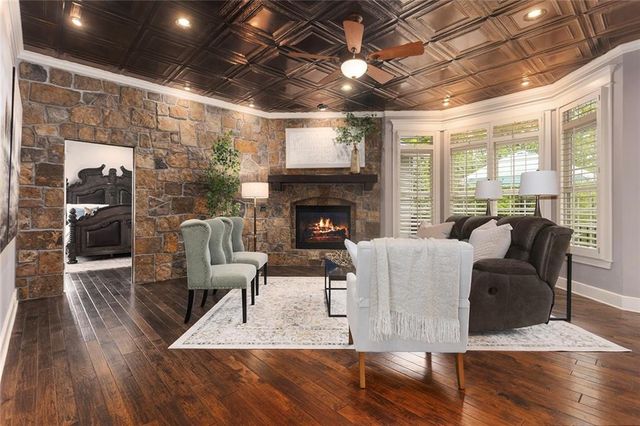 8611 S Stillhouse Road, Oak Grove, MO 64075