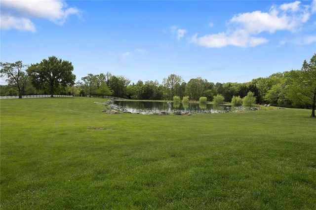 8611 S Stillhouse Road, Oak Grove, MO 64075