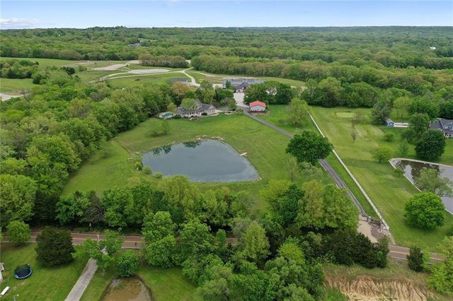 8611 S Stillhouse Road, Oak Grove, MO 64075