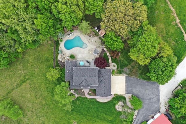 8611 S Stillhouse Road, Oak Grove, MO 64075