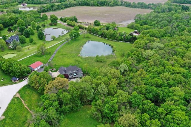 8611 S Stillhouse Road, Oak Grove, MO 64075