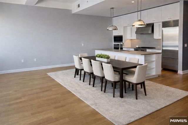 9 Somerset Lane 502, Edgewater, NJ 07020