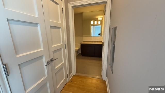 9 Somerset Lane 502, Edgewater, NJ 07020