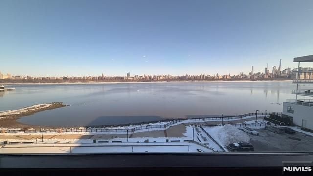 9 Somerset Lane 502, Edgewater, NJ 07020