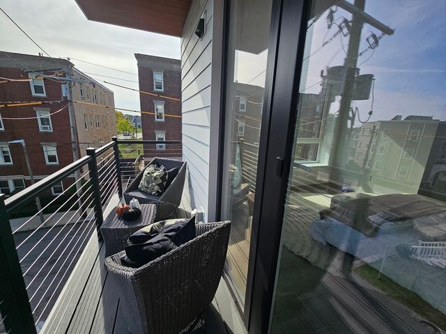 64 Alpine St 304, Boston, MA 02119