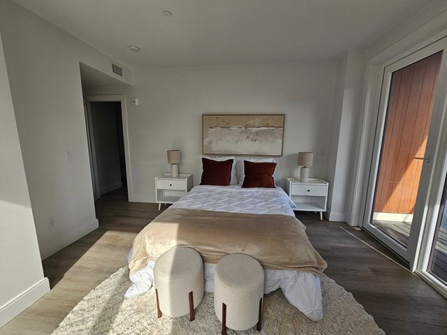 64 Alpine St 304, Boston, MA 02119