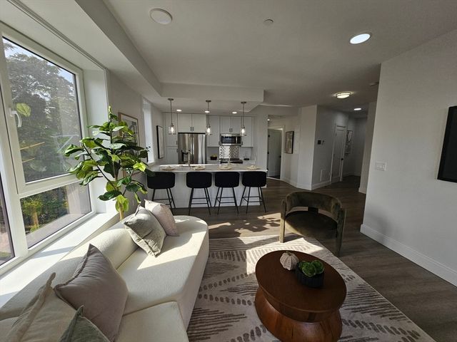 64 Alpine St 304, Boston, MA 02119