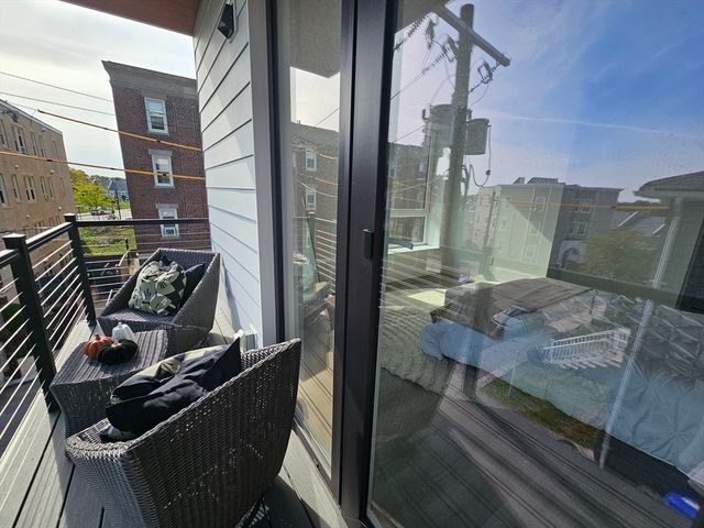 64 Alpine St 304, Boston, MA 02119