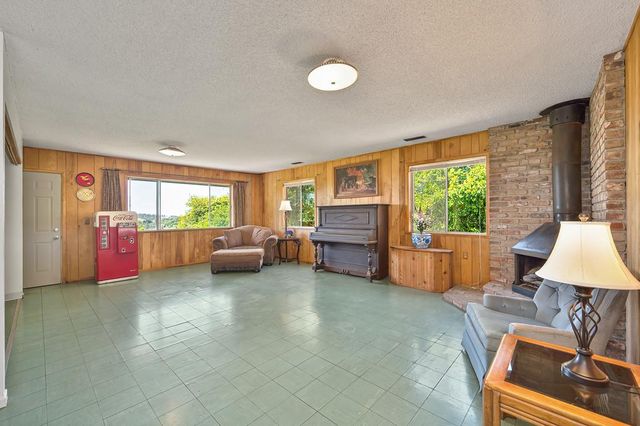 3735 Bell Rd, Auburn, CA 95603