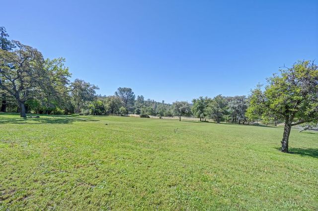 3735 Bell Rd, Auburn, CA 95603