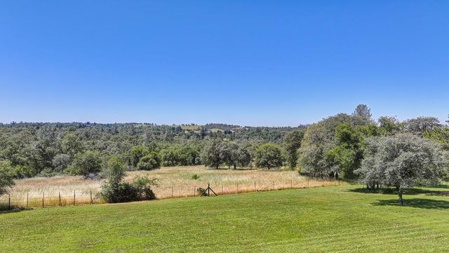3735 Bell Rd, Auburn, CA 95603