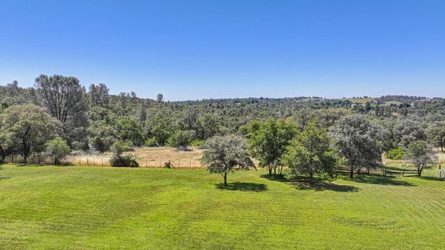 3735 Bell Rd, Auburn, CA 95603