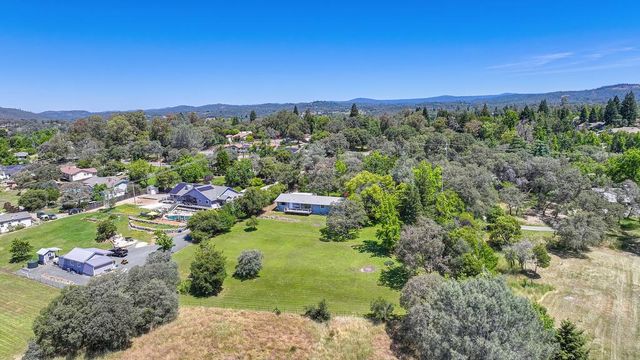 3735 Bell Rd, Auburn, CA 95603