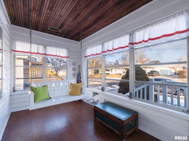 1111 S 6TH Street, Pekin, IL 61554