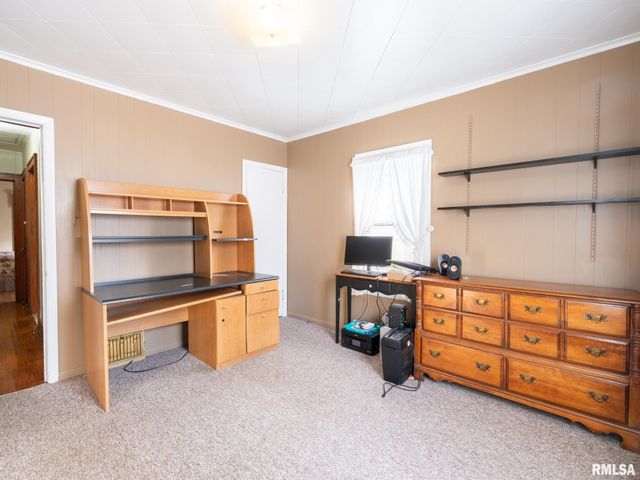 1111 S 6TH Street, Pekin, IL 61554