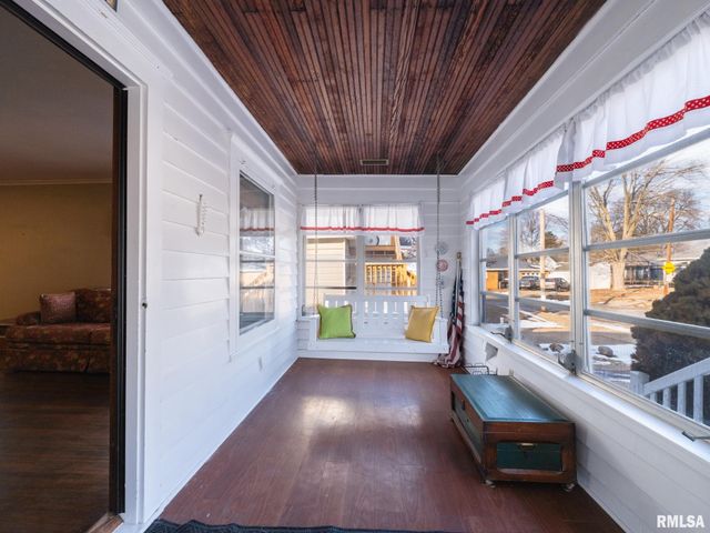 1111 S 6TH Street, Pekin, IL 61554