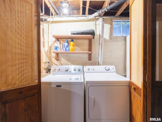 1111 S 6TH Street, Pekin, IL 61554