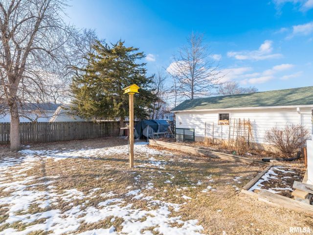 1111 S 6TH Street, Pekin, IL 61554