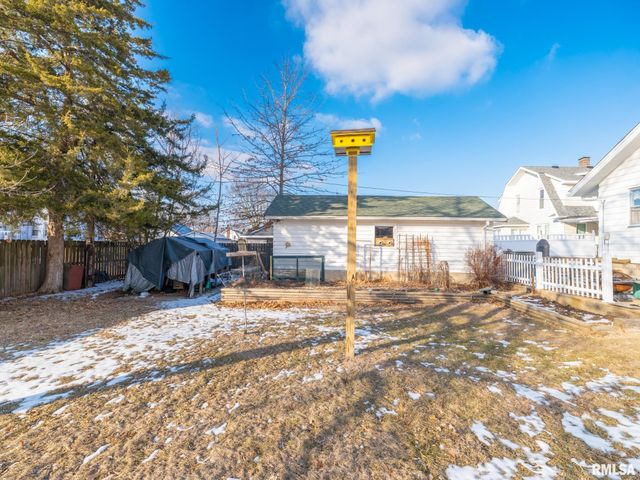 1111 S 6TH Street, Pekin, IL 61554