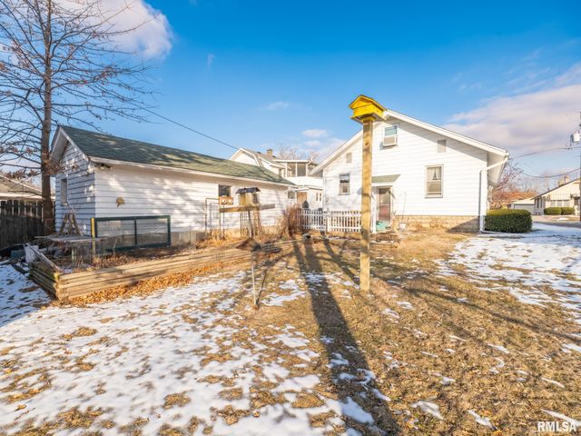 1111 S 6TH Street, Pekin, IL 61554