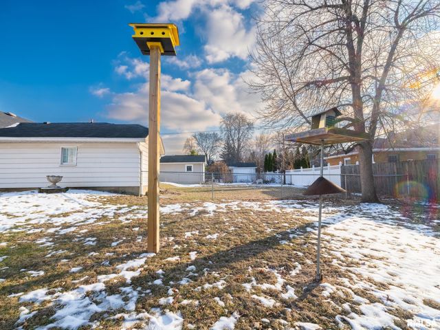 1111 S 6TH Street, Pekin, IL 61554