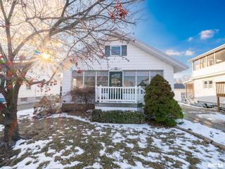 1111 S 6TH Street, Pekin, IL 61554