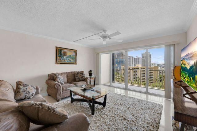 1200 HIBISCUS Avenue 1406, Pompano Beach, FL 33062