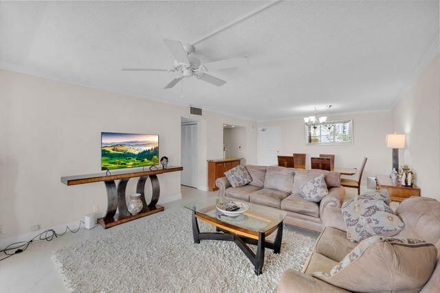 1200 HIBISCUS Avenue 1406, Pompano Beach, FL 33062