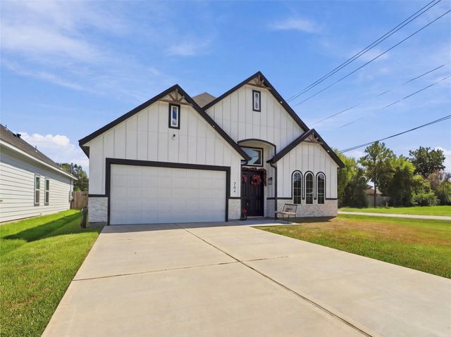 704 E Main Street, La Porte, TX 77571