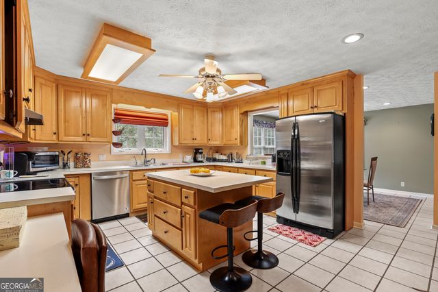 744 Cherokee Ridge Road, Canon, GA 30520