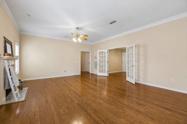 633 Forest Glen Cir, Murfreesboro, TN 37128