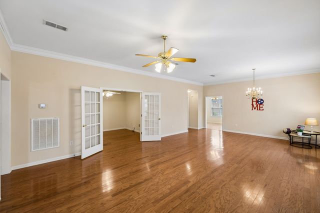 633 Forest Glen Cir, Murfreesboro, TN 37128