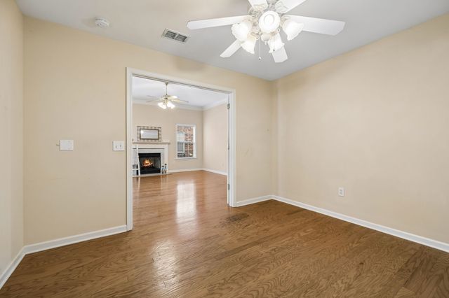 633 Forest Glen Cir, Murfreesboro, TN 37128