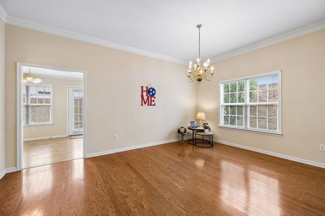 633 Forest Glen Cir, Murfreesboro, TN 37128