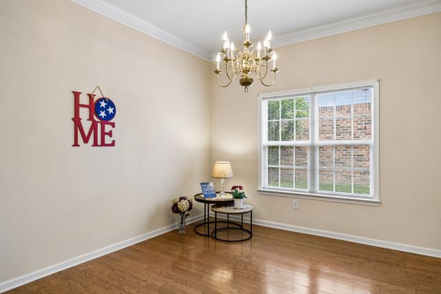 633 Forest Glen Cir, Murfreesboro, TN 37128