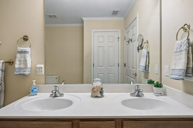 633 Forest Glen Cir, Murfreesboro, TN 37128