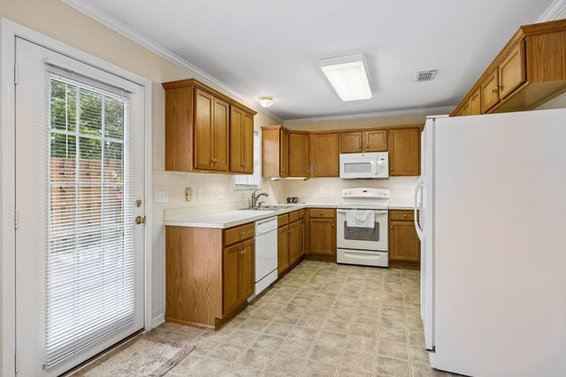 633 Forest Glen Cir, Murfreesboro, TN 37128