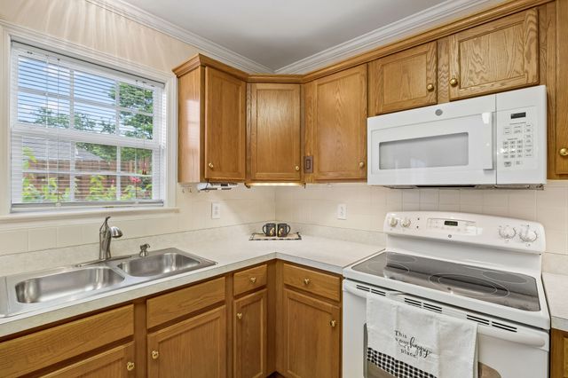 633 Forest Glen Cir, Murfreesboro, TN 37128