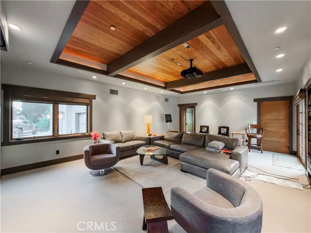 865 W Foothill, Arcadia, CA 91006