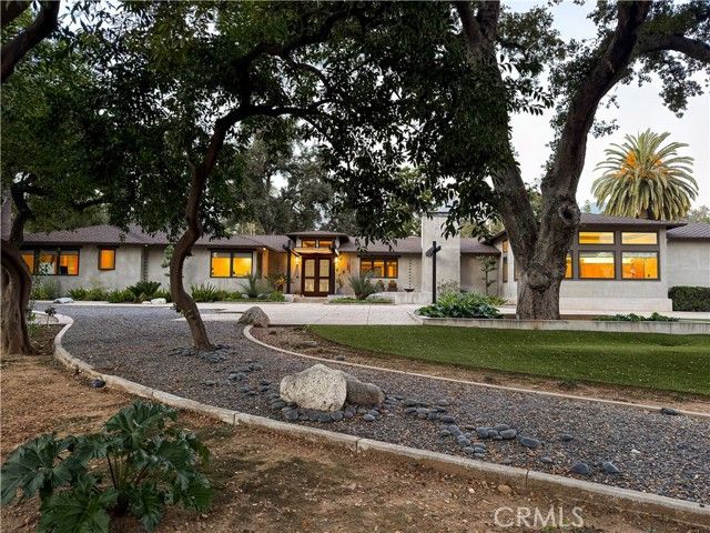 865 W Foothill, Arcadia, CA 91006