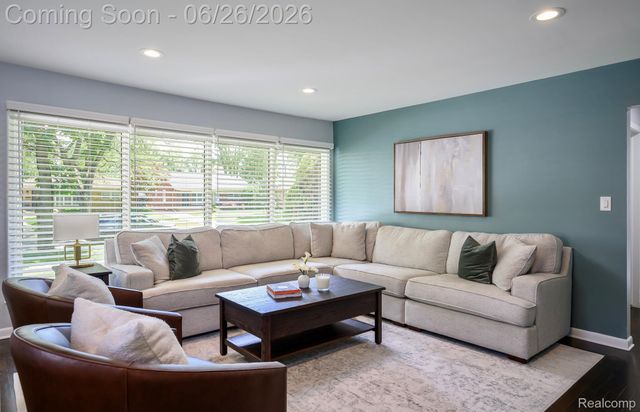 2151 Derby Road, Troy, MI 48084